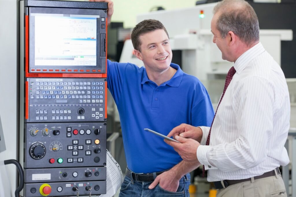 Manutenção de IHM industrial realizada por técnicos especializados, com diagnóstico eletrônico avançado, análise de circuitos, reparo de display, teclado e interfaces homem-máquina, além de testes funcionais completos para garantir confiabilidade, estabilidade operacional e segurança em máquinas CNC e equipamentos industriais.